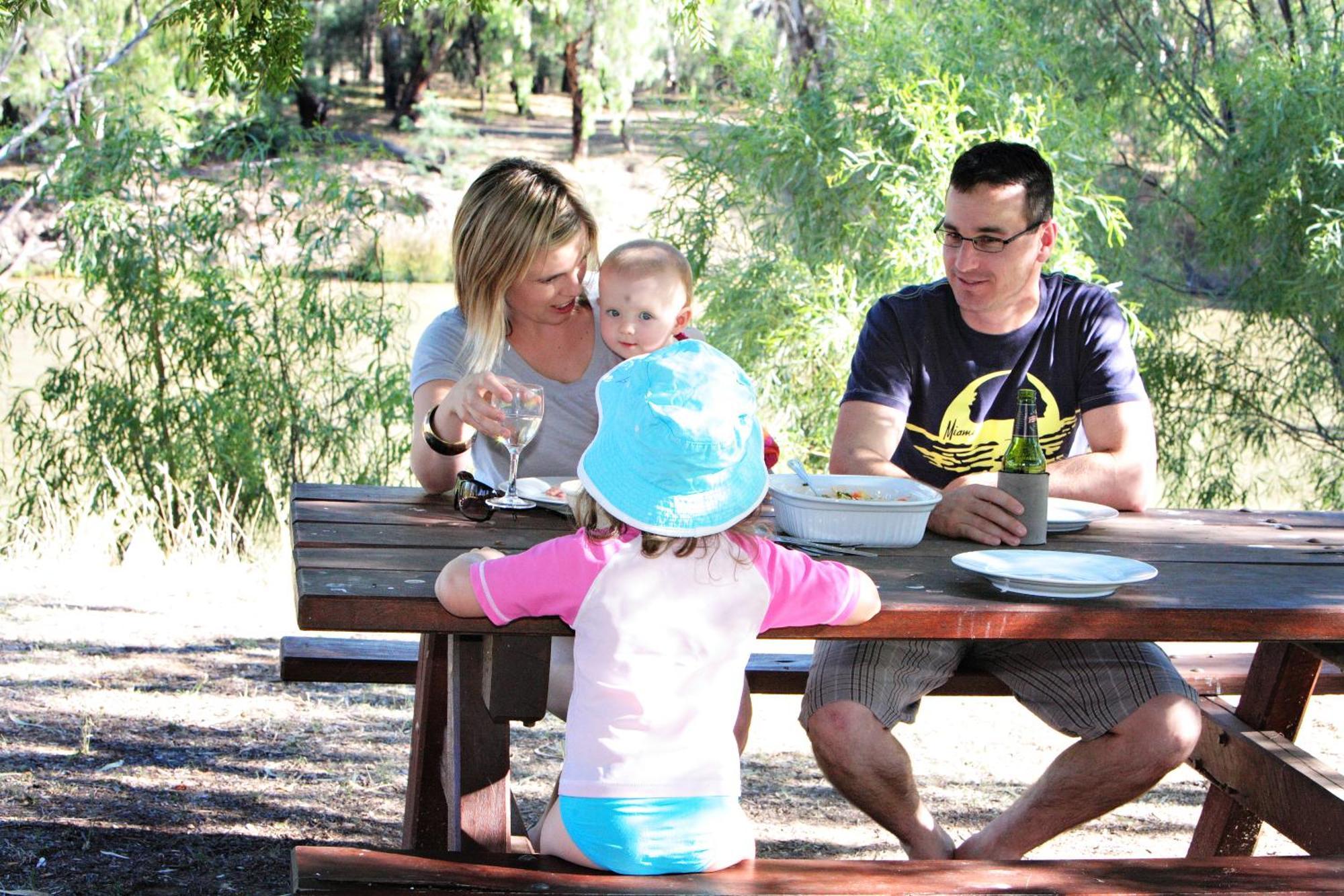 Cadell On The Murray Motel Moama Buitenkant foto